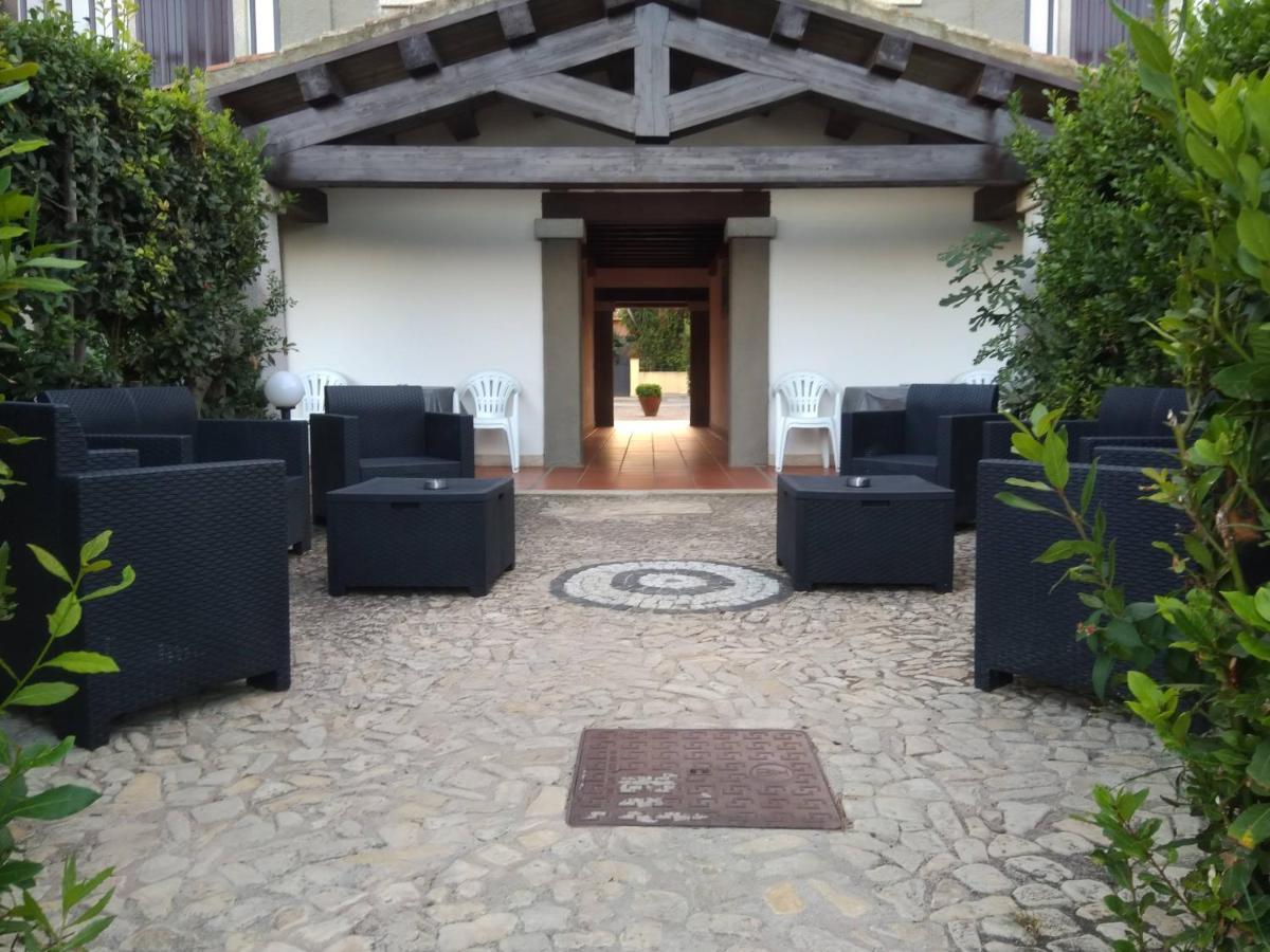Villa Raffaello Loiri Porto San Paolo Exterior foto